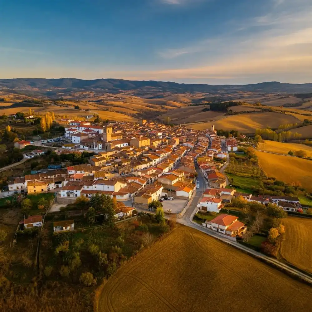 Borgo di Ortueri in Sardegna, immagine del borgo in autunno