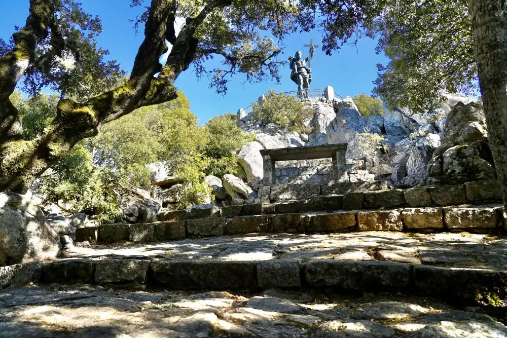 Status del Redentore sulla cima del Monte Ortobene, la statua si trova a Nuoro in Sardegna